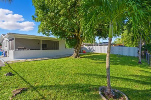 Villa ou maison à vendre à Sunrise, Floride: 3 chambres, 126.35 m2 № 1956313 - photo 6