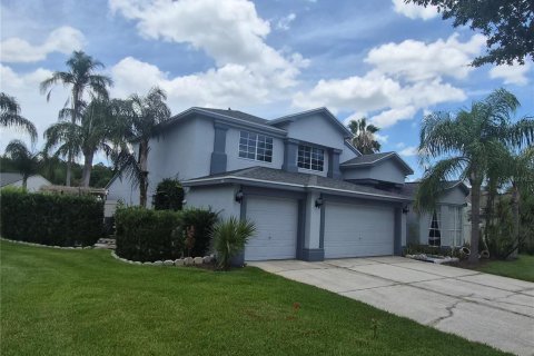 House in Orlando, Florida 4 bedrooms, 247.12 sq.m. № 2150734 - photo 2