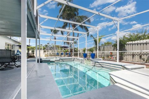 House in Orlando, Florida 4 bedrooms, 247.12 sq.m. № 2150734 - photo 22