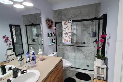 House in Orlando, Florida 4 bedrooms, 247.12 sq.m. № 2150734 - photo 21