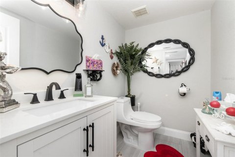 House in Orlando, Florida 4 bedrooms, 247.12 sq.m. № 2150734 - photo 12
