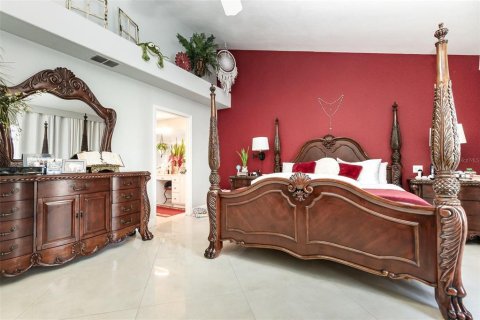 House in Orlando, Florida 4 bedrooms, 247.12 sq.m. № 2150734 - photo 13