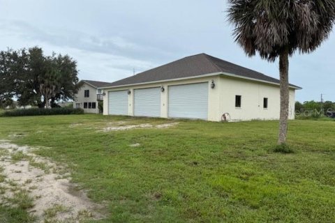 House in Englewood, Florida 3 bedrooms, 162.02 sq.m. № 1909447 - photo 8
