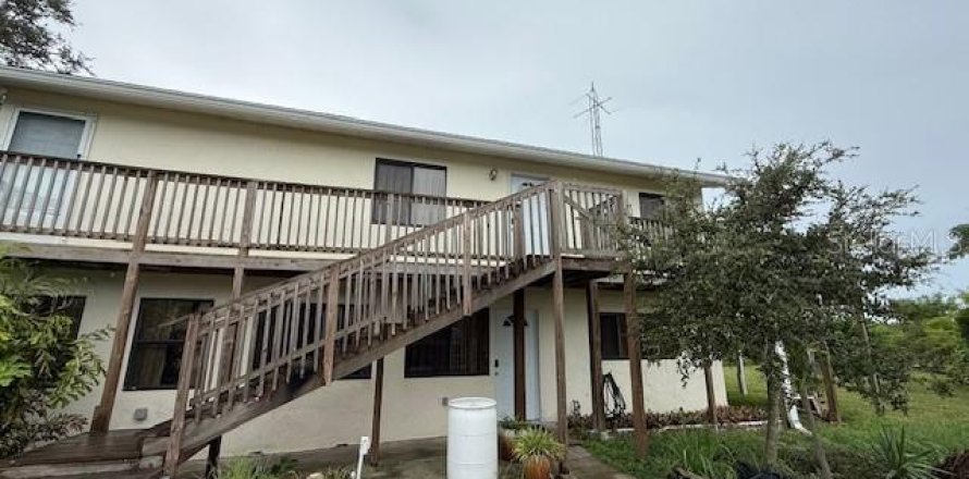 House in Englewood, Florida 3 bedrooms, 162.02 sq.m. № 1909447