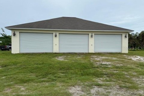 House in Englewood, Florida 3 bedrooms, 162.02 sq.m. № 1909447 - photo 3