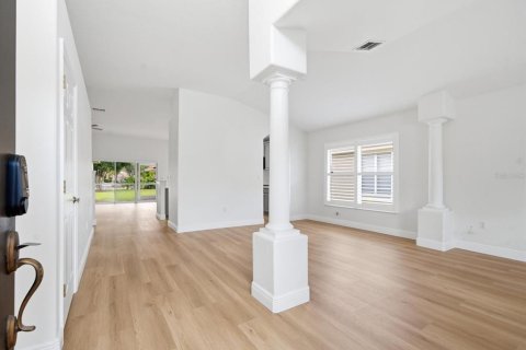 House in Lutz, Florida 3 bedrooms, 178.09 sq.m. № 2220382 - photo 7