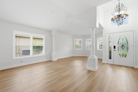 House in Lutz, Florida 3 bedrooms, 178.09 sq.m. № 2220382 - photo 9
