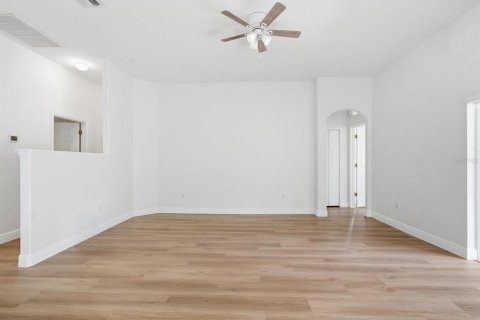 House in Lutz, Florida 3 bedrooms, 178.09 sq.m. № 2220382 - photo 25