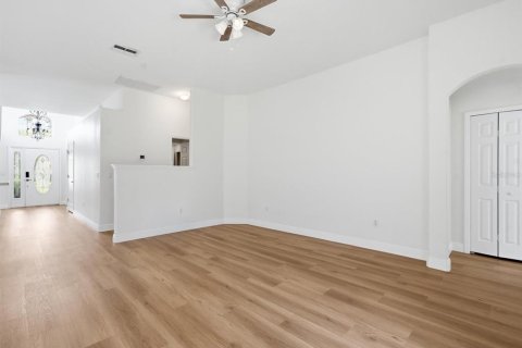 House in Lutz, Florida 3 bedrooms, 178.09 sq.m. № 2220382 - photo 17