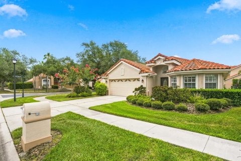 House in Lutz, Florida 3 bedrooms, 178.09 sq.m. № 2220382 - photo 3
