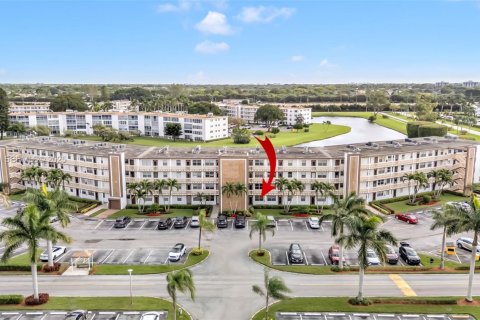 Copropriété à vendre à Boca Raton, Floride: 2 chambres, 79.99 m2 № 1991490 - photo 1
