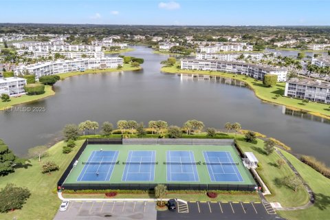 Copropriété à vendre à Boca Raton, Floride: 2 chambres, 79.99 m2 № 1991490 - photo 6