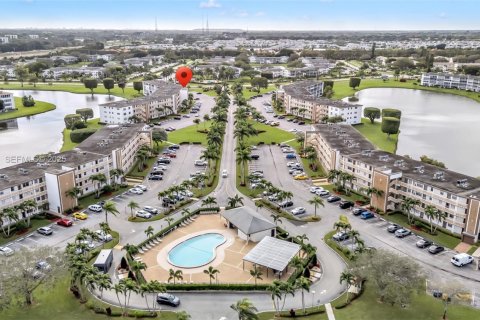 Copropriété à vendre à Boca Raton, Floride: 2 chambres, 79.99 m2 № 1991490 - photo 2