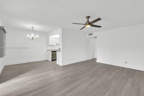 Copropriété à vendre à Boca Raton, Floride: 2 chambres, 79.99 m2 № 1991490 - photo 21