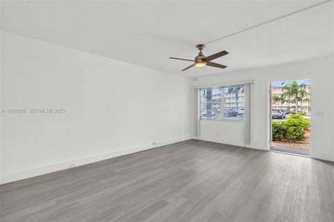 Copropriété à vendre à Boca Raton, Floride: 2 chambres, 79.99 m2 № 1991490 - photo 23