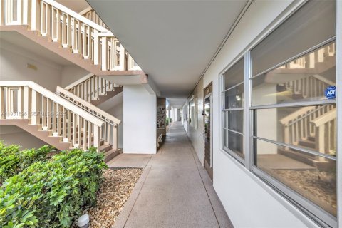 Copropriété à vendre à Boca Raton, Floride: 2 chambres, 79.99 m2 № 1991490 - photo 11