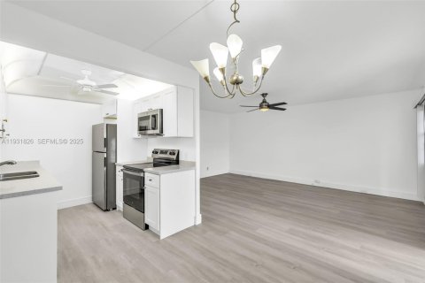 Copropriété à vendre à Boca Raton, Floride: 2 chambres, 79.99 m2 № 1991490 - photo 15