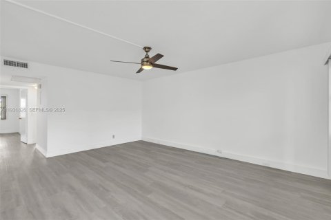 Copropriété à vendre à Boca Raton, Floride: 2 chambres, 79.99 m2 № 1991490 - photo 20