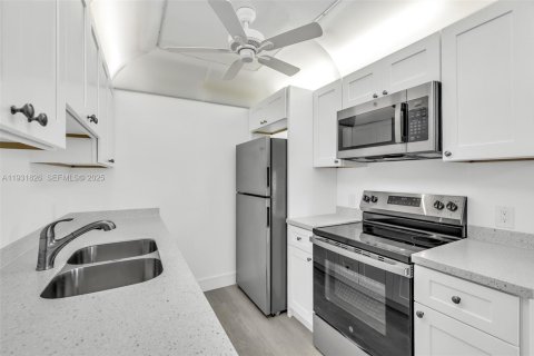 Copropriété à vendre à Boca Raton, Floride: 2 chambres, 79.99 m2 № 1991490 - photo 17