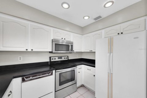 Condo in Seminole, Florida, 2 bedrooms  № 1792291 - photo 11
