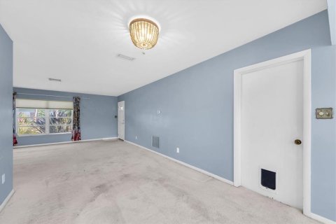 Condo in Seminole, Florida, 2 bedrooms  № 1792291 - photo 6