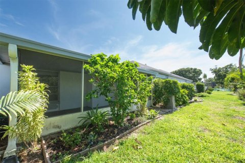 Condo in Seminole, Florida, 2 bedrooms  № 1792291 - photo 20