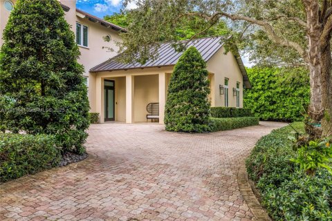 House in Coral Gables, Florida 5 bedrooms, 485.88 sq.m. № 1977428 - photo 7