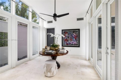 House in Coral Gables, Florida 5 bedrooms, 485.88 sq.m. № 1977428 - photo 8