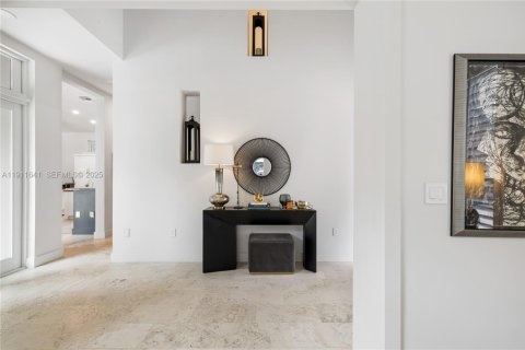 House in Coral Gables, Florida 5 bedrooms, 485.88 sq.m. № 1977428 - photo 13