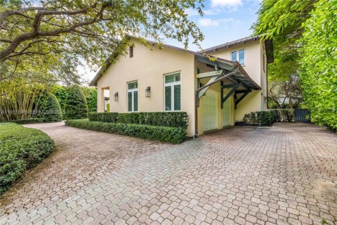 House in Coral Gables, Florida 5 bedrooms, 485.88 sq.m. № 1977428 - photo 5
