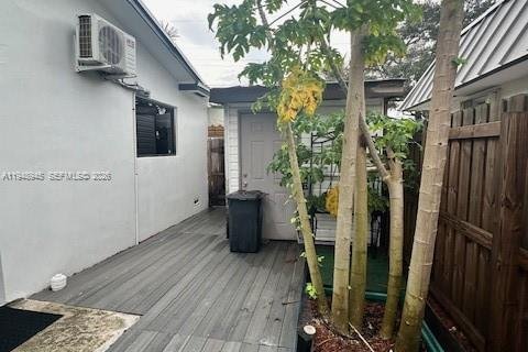 House in Hollywood, Florida 3 bedrooms, 128.86 sq.m. № 2062086 - photo 7