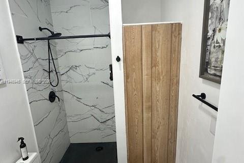 House in Hollywood, Florida 3 bedrooms, 128.86 sq.m. № 2062086 - photo 16