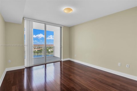 Condo in Sunrise, Florida, 2 bedrooms  № 2169383 - photo 21
