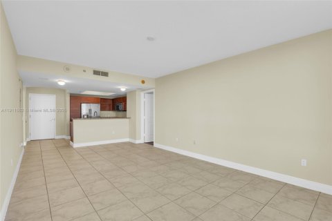 Condo in Sunrise, Florida, 2 bedrooms  № 2169383 - photo 17