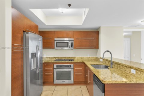 Condo in Sunrise, Florida, 2 bedrooms  № 2169383 - photo 7