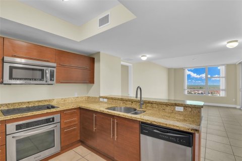 Condo in Sunrise, Florida, 2 bedrooms  № 2169383 - photo 8