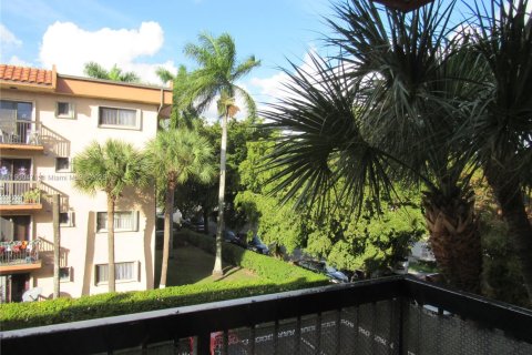Condominio en alquiler en Hialeah, Florida, 2 dormitorios, 75.44 m2 № 1951958 - foto 21
