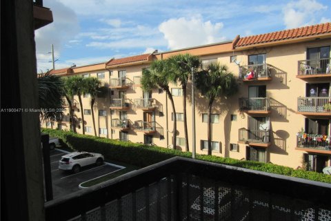 Condominio en alquiler en Hialeah, Florida, 2 dormitorios, 75.44 m2 № 1951958 - foto 20
