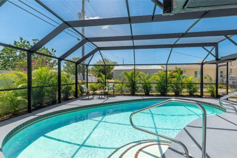 House in Venice, Florida 2 bedrooms, 127.93 sq.m. № 1670830 - photo 15