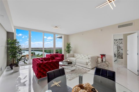 Condominio en venta en Sunny Isles Beach, Florida, 2 dormitorios, 157 m2 № 1980029 - foto 30