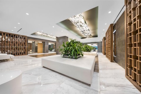 Condominio en venta en Sunny Isles Beach, Florida, 2 dormitorios, 157 m2 № 1980029 - foto 13