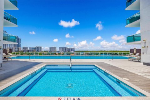 Condominio en venta en Sunny Isles Beach, Florida, 2 dormitorios, 157 m2 № 1980029 - foto 5