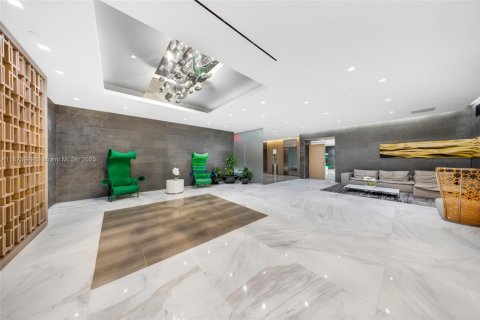 Condominio en venta en Sunny Isles Beach, Florida, 2 dormitorios, 157 m2 № 1980029 - foto 18