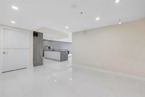 Condominio en venta en Sunny Isles Beach, Florida, 2 dormitorios, 157 m2 № 1980029 - foto 23
