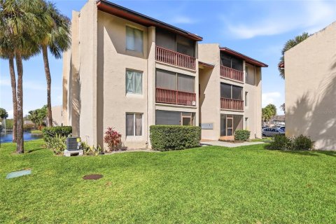 Condominio en Tampa, Florida, 1 dormitorio  № 2166190