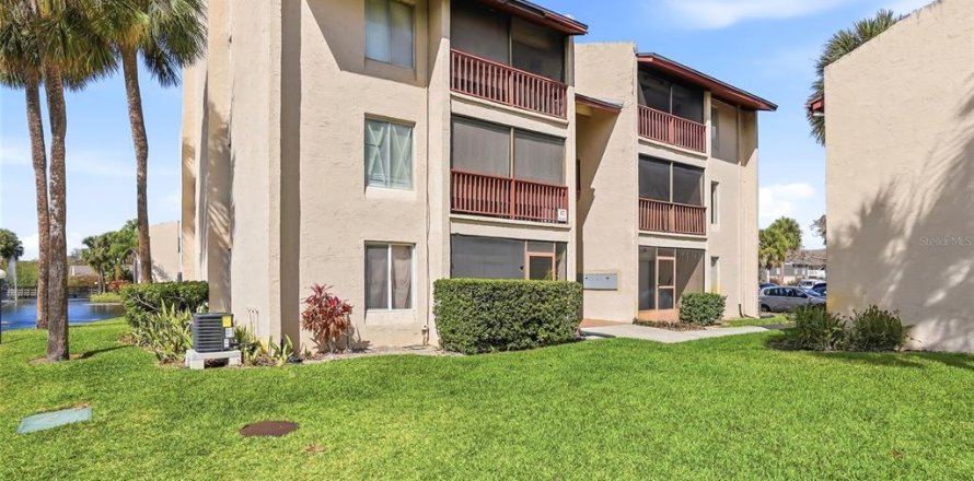 Condominio en Tampa, Florida, 1 dormitorio № 2166190