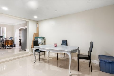House in Wilton Manors, Florida 4 bedrooms, 183.3 sq.m. № 1937893 - photo 20