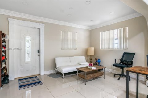 Casa en venta en Wilton Manors, Florida, 4 dormitorios, 183.3 m2 № 1937893 - foto 16