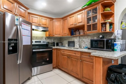 Casa en venta en Wilton Manors, Florida, 4 dormitorios, 183.3 m2 № 1937893 - foto 2