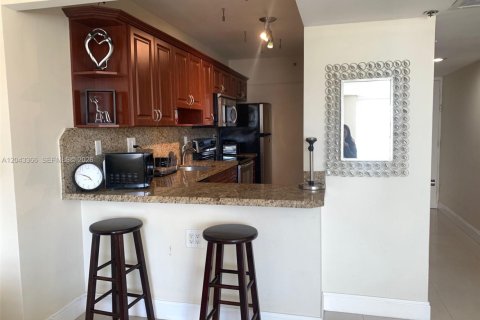 Condominio en alquiler en Miami Beach, Florida, 50.63 m2 № 2177747 - foto 4